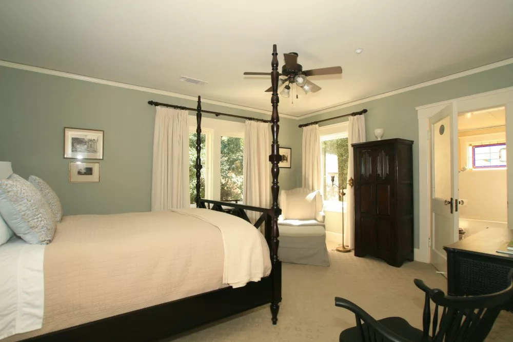 Room at the Arroyo Vista Inn