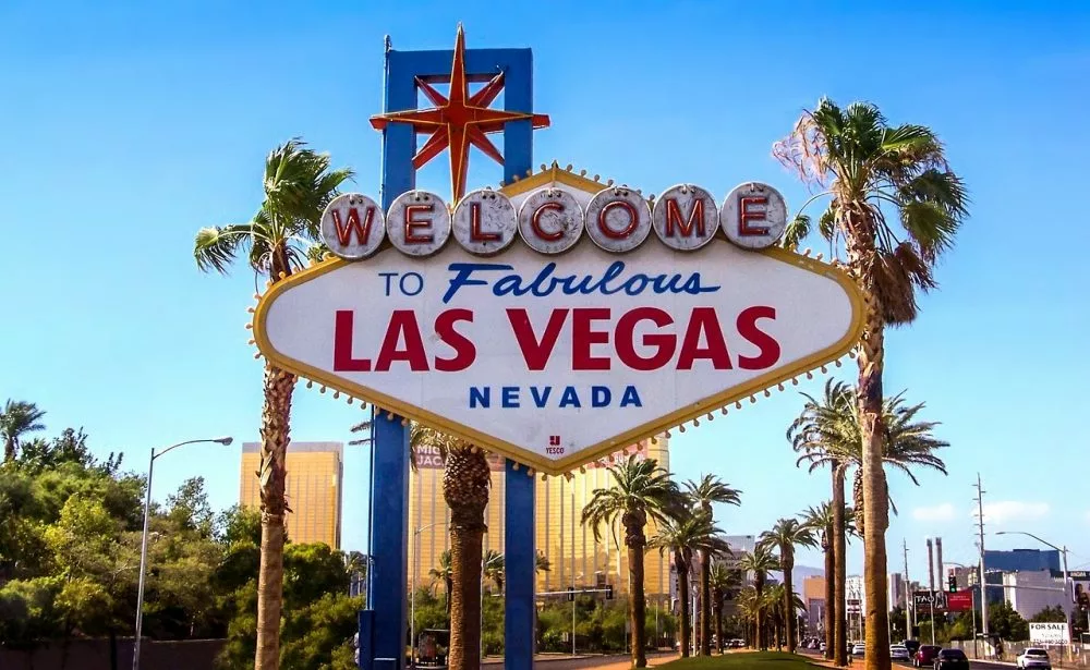 head to vegas - bachelorette party ideas