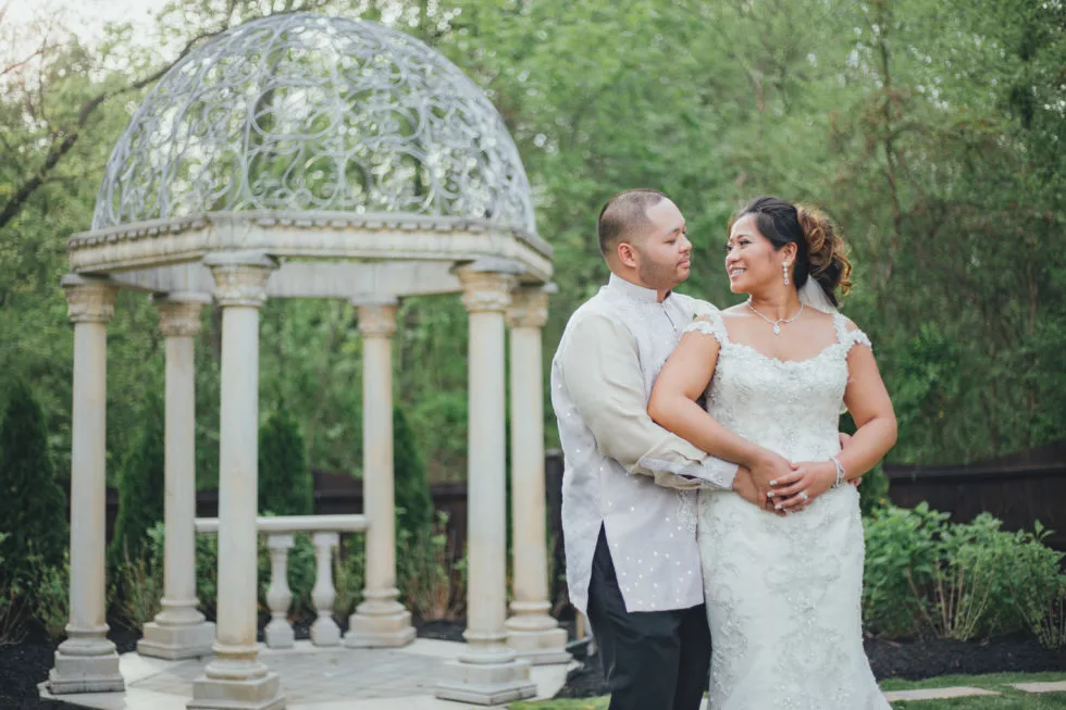 filipino wedding with traditional filipino dress