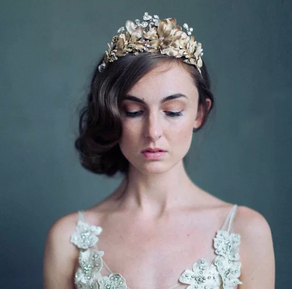 30 Wedding Tiaras For 2020 That Are Just As Unique As You