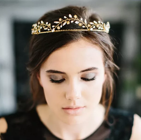 30 Wedding Tiaras For 2020 That Are Just As Unique As You