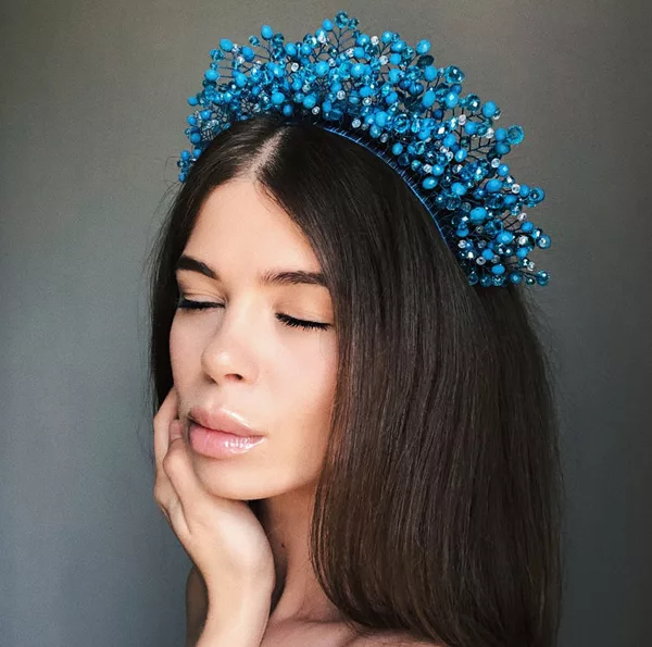 30 Wedding Tiaras For 2020 That Are Just As Unique As You