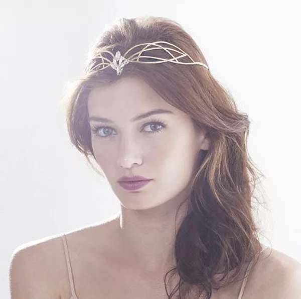 30 Wedding Tiaras For 2020 That Are Just As Unique As You